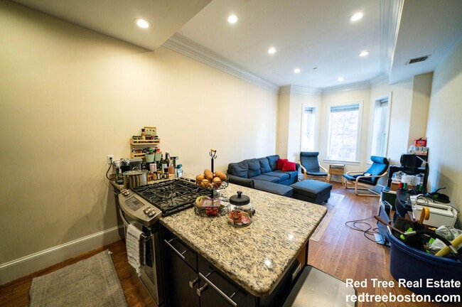 1778 Commonwealth Ave in Boston, MA - Foto de edificio - Building Photo