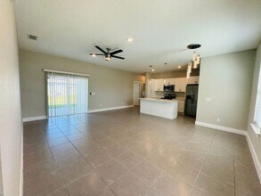 13 Zinnia Ln in Poinciana, FL - Building Photo - Building Photo