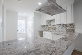 Baytree Campus Apartments in Valdosta, GA - Building Photo - Building Photo