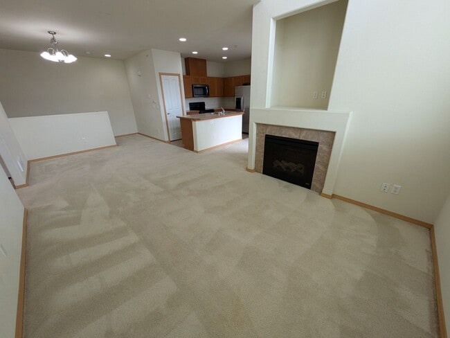 2170 Charles Street Unit C in Dupont, WA - Building Photo - Building Photo