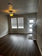 5912 S Jessenia Ln in Boise, ID - Foto de edificio - Building Photo