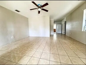 2233 E Magnolia St in Lakeland, FL - Building Photo - Building Photo
