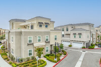 Park Place Townhomes in Oxnard, CA - Foto de edificio - Building Photo