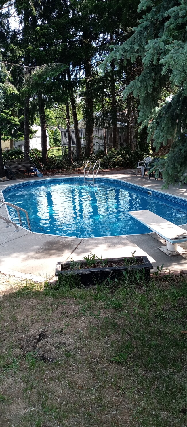 property at 901 N Locust Rd