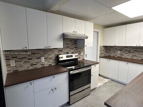 2304 Roosevelt St in Hollywood, FL - Building Photo - Building Photo