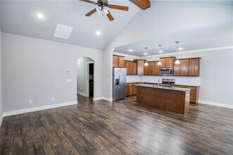 213 Alder St in Pea Ridge, AR - Foto de edificio - Building Photo