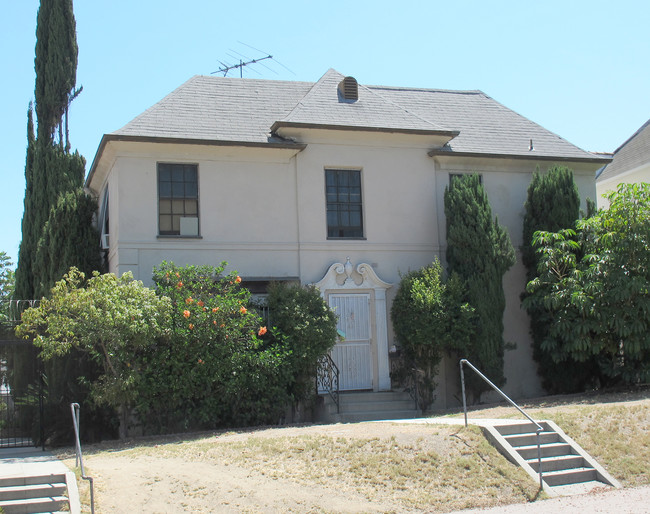 1166 Menlo Ave in Los Angeles, CA - Building Photo - Building Photo