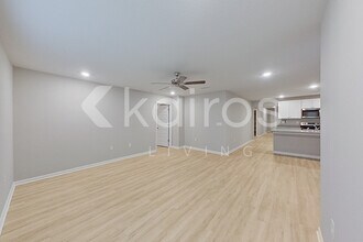 225 Monarch Ln in Pensacola, FL - Foto de edificio - Building Photo