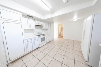 1349 E Donner Dr in Tempe, AZ - Building Photo - Building Photo