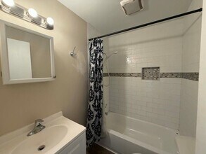 605 SE 13th Terrace in Cape Coral, FL - Building Photo - Building Photo