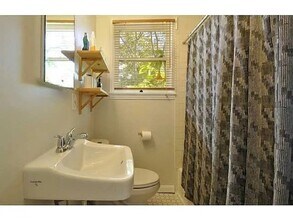 3701 Hollywood Ave in Austin, TX - Foto de edificio - Building Photo