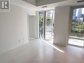 308-308 Jarvis St in Toronto, ON - Building Photo - Building Photo