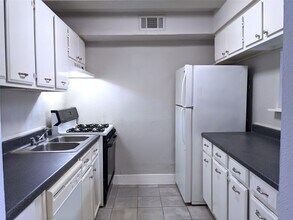 704 E 22nd St in Houston, TX - Foto de edificio - Building Photo