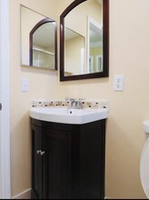 861 SE 8th Ct, Unit #4 in Hialeah, FL - Foto de edificio - Building Photo