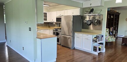6521 Thurman Dr in Anchorage, AK - Building Photo - Building Photo