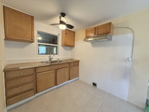 7036 Washington St in New Port Richey, FL - Foto de edificio - Building Photo
