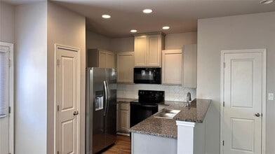 131 Peruna Dr in Marble Falls, TX - Building Photo - Building Photo