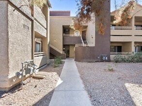 5052 S Rainbow Blvd in Las Vegas, NV - Building Photo - Building Photo