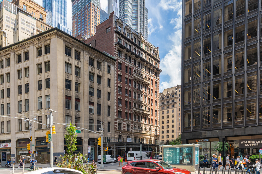 The Albemarle in New York, NY - Foto de edificio