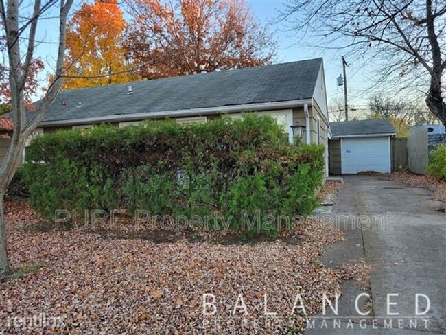 property at 5407 SW Huntoon St
