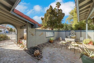 5844 Buhl Ct in Las Vegas, NV - Building Photo - Building Photo