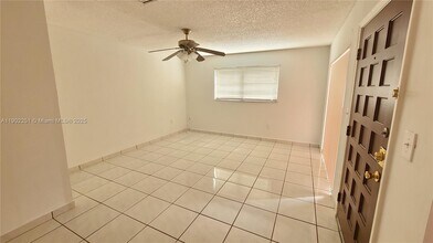 13458 SW 62nd St in Miami, FL - Building Photo - Building Photo