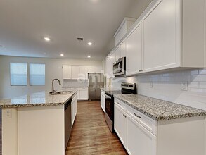 5803 Petronius St in Las Vegas, NV - Building Photo - Building Photo