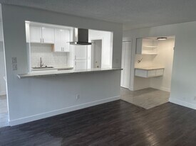 825 S Bedford St in Los Angeles, CA - Building Photo