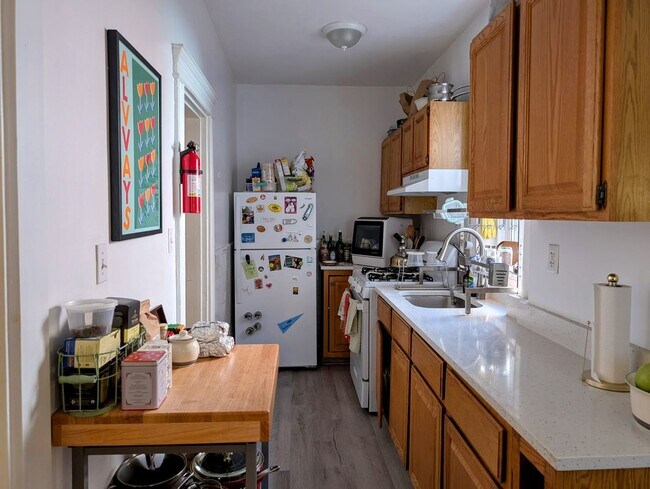 16 Fuller St in Brookline, MA - Foto de edificio - Building Photo