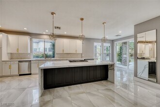 136 S Buteo Woods Ln in Las Vegas, NV - Building Photo - Building Photo