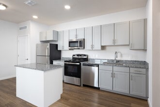 Salix on Vine in Kissimmee, FL - Building Photo - Interior Photo