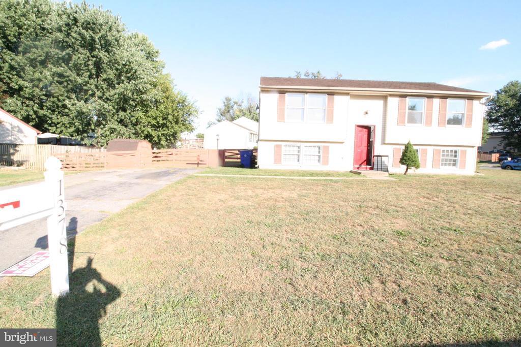 1378 Rollinghouse Dr in Frederick, MD - Building Photo