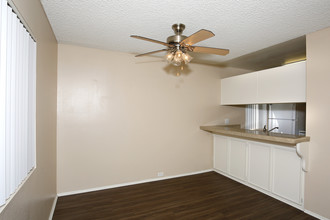 Ariana at El Paseo Boutique Apartment Homes in Palm Desert, CA - Building Photo - Interior Photo