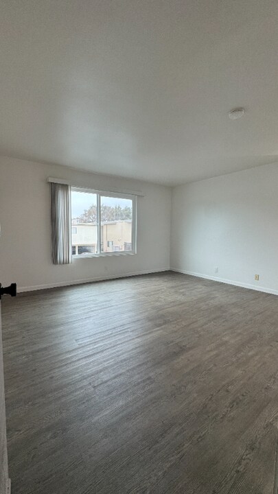 283 Ellwood Beach Dr in Goleta, CA - Building Photo