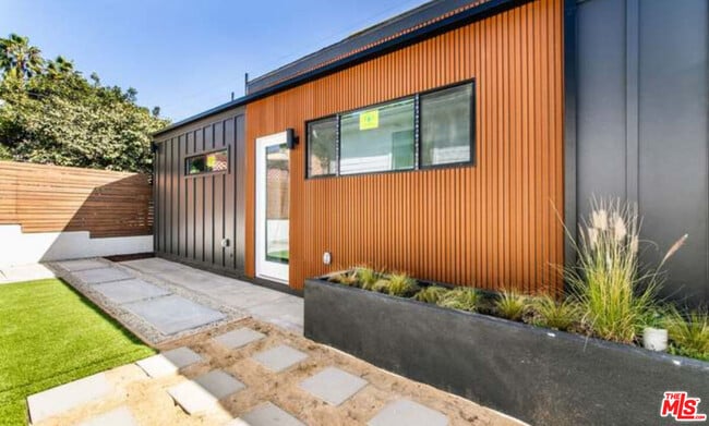 1332 Silver Lake Blvd in Los Angeles, CA - Building Photo - Building Photo