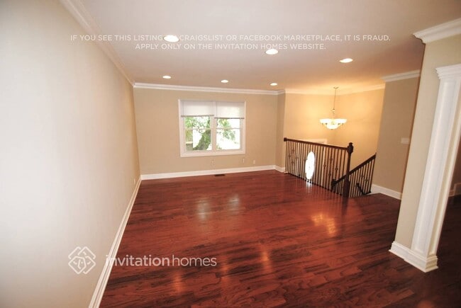 925 Miller Ave in Streamwood, IL - Building Photo - Building Photo