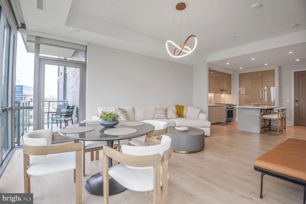 7887 Jones Branch Dr in McLean, VA - Building Photo