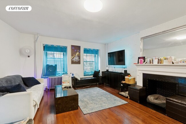 property at 140 W 75th St