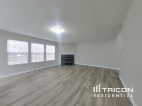 10990 Clear Spring Dr in Camby, IN - Building Photo - Building Photo
