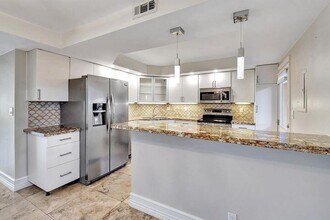 1 Harbourside Dr in Delray Beach, FL - Building Photo - Building Photo