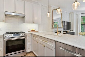 79 Waltham St, Unit 3 in Boston, MA - Building Photo - Building Photo