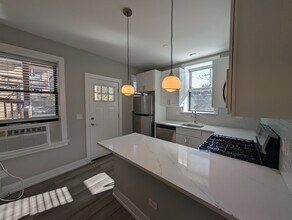 3935 N Janssen Ave, Unit 3941-1E in Chicago, IL - Building Photo - Building Photo