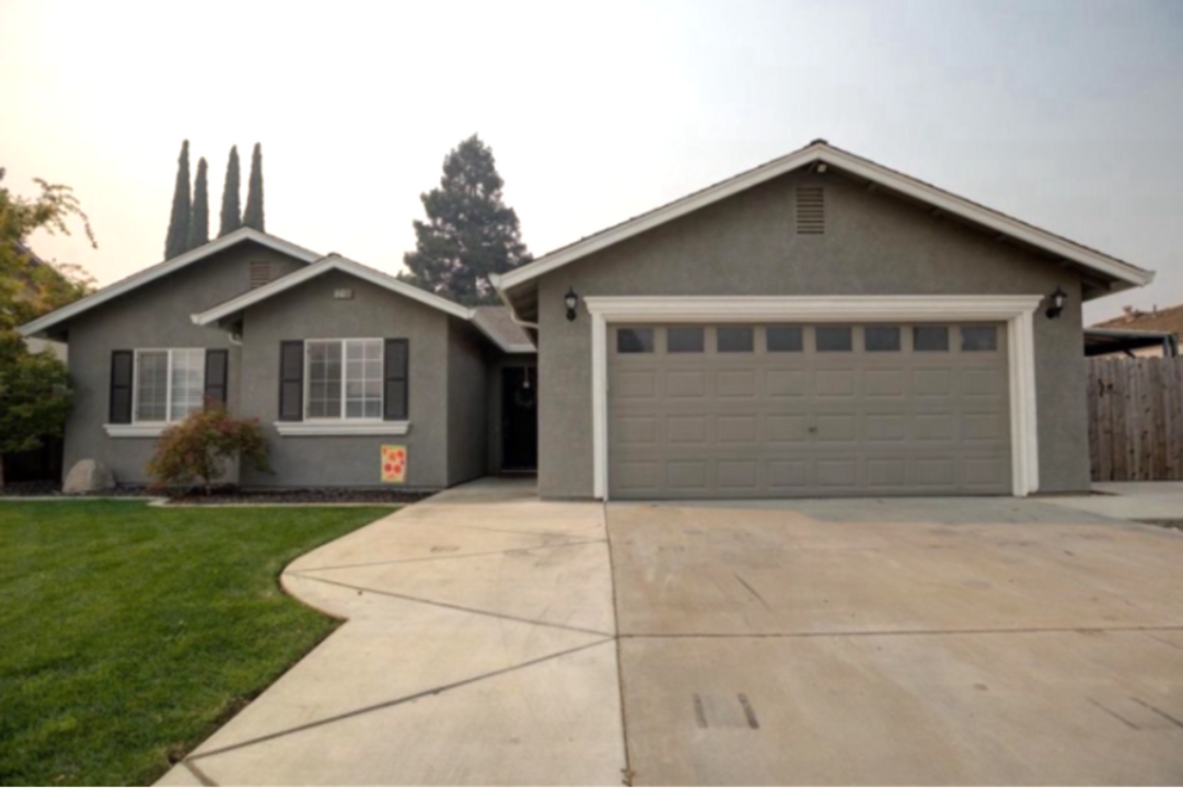 12106 Washington Rd in Waterford, CA - Building Photo