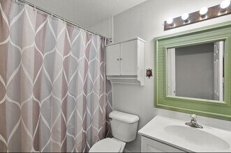 5856 SE Inez Ave in Stuart, FL - Building Photo - Building Photo