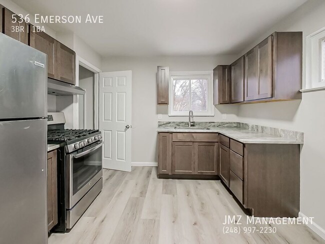 536 Emerson Ave in Pontiac, MI - Building Photo - Building Photo