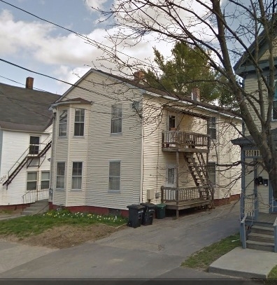 28 Howe St in Lewiston, ME - Building Photo