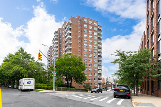 Parkway House in Bronx, NY - Building Photo - Primary Photo