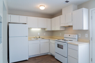 Maple Ridge Apartments in Holly Springs, NC - Building Photo - Interior Photo