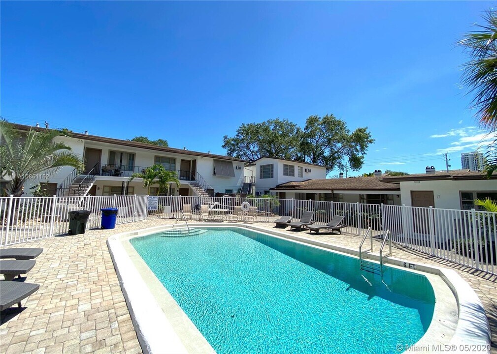 408 NE 7th Ave-Unit -7 in Fort Lauderdale, FL - Building Photo