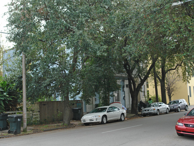 1236 Carondelet St in New Orleans, LA - Building Photo - Building Photo